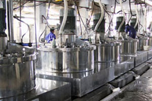 平板式刮刀下卸料全自動離心機(jī)哪家好？