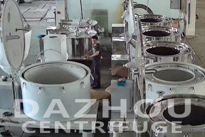 如何安全操作平板吊袋離心機(jī)，避免意外發(fā)生？